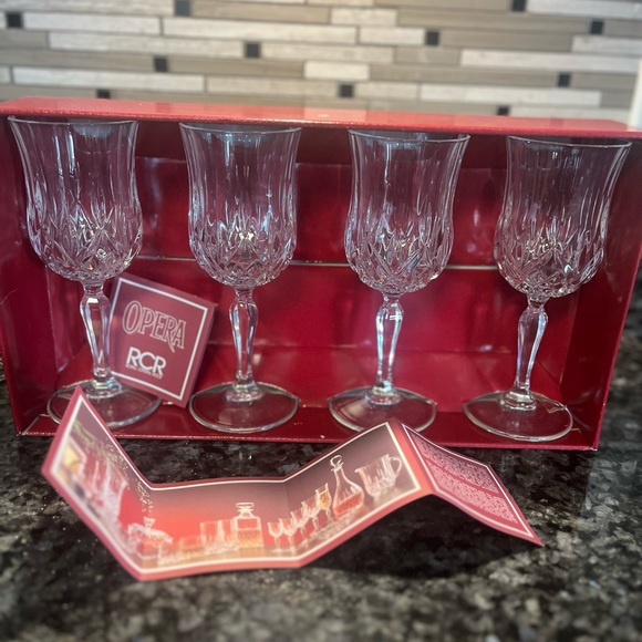 Opera Crystal Wine 🍷 Glasses in the Box! - Picture 2 of 8